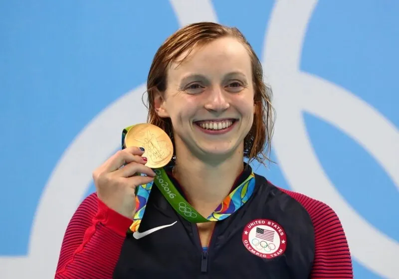 vận động viên bơi Katie Ledecky