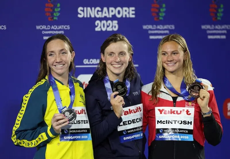Katie Ledecky bảo vệ thành công HCV 800 m tự do