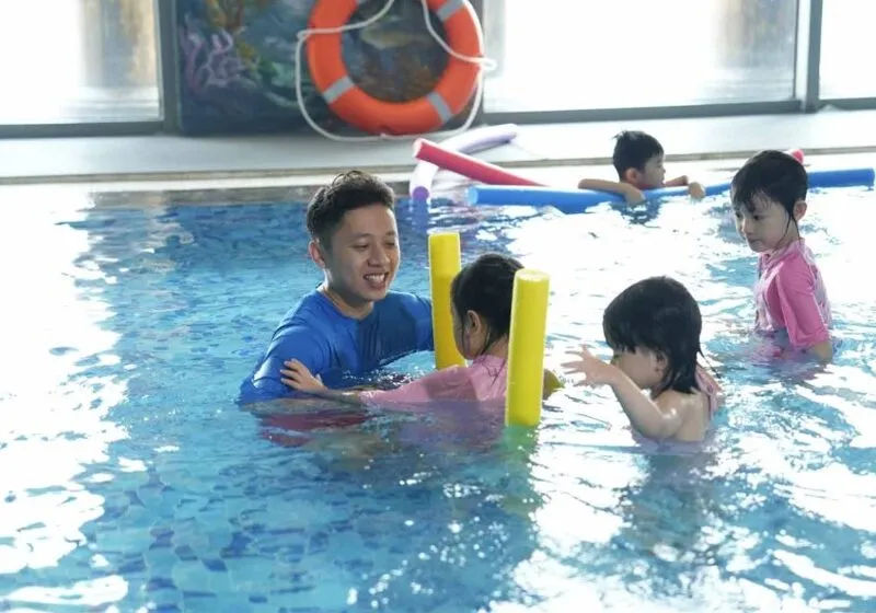 Cầu lạc bộ bơi lội Nguyễn Bỉnh Khiêm