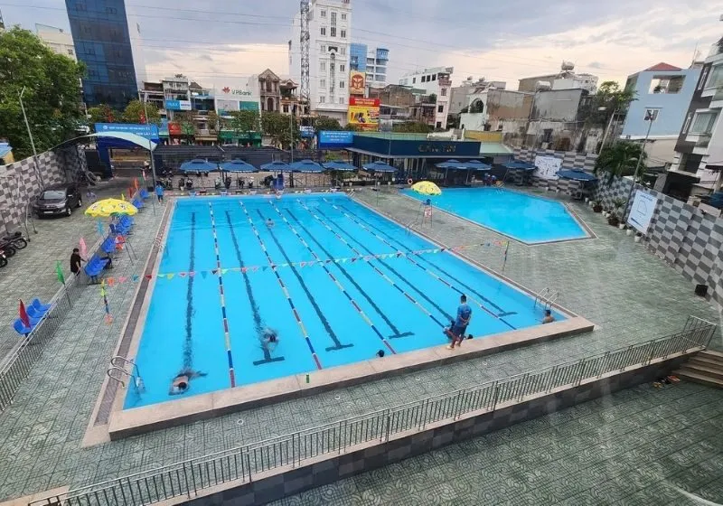 hình ảnh của hồ bơi phú lâm